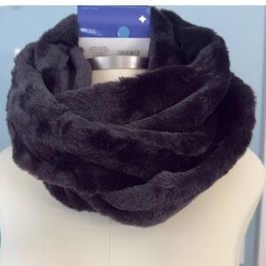 NWT Infinity Scarf New Soft Cozy Warm One Size New Gift